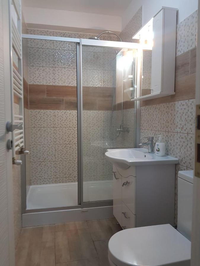 Aparthomes Fundeni * Bucarest